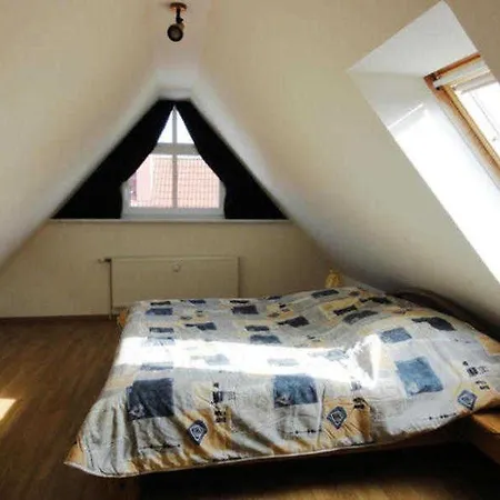 Kastanienallee Zwischen Zentrum Und Seebrücke * Graal-Mueritz