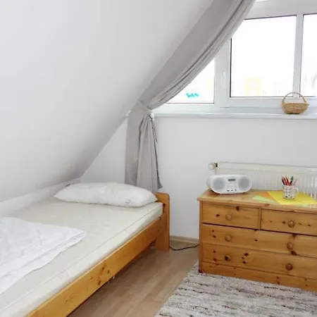 Kastanienallee Zwischen Zentrum Und Seebrücke Graal-Mueritz