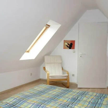 Kastanienallee Zwischen Zentrum Und Seebrücke * Graal-Mueritz