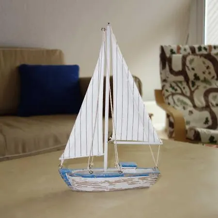 Kastanienallee Zwischen Zentrum Und Seebrücke Graal-Mueritz